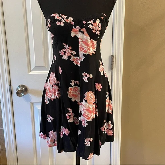 American Eagle Outfitters | Dresses | American Eagle Outfitters Strapless  Floral Fit And Flare Dress M | Poshmark